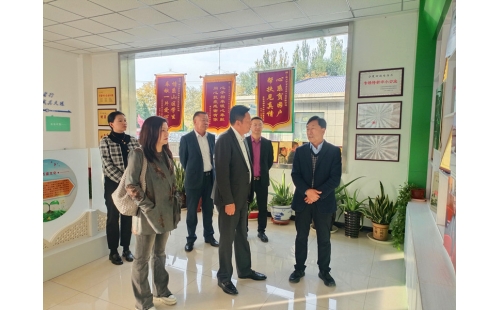 金鳳區(qū)黨委常委、統(tǒng)戰(zhàn)部部長韓廷鋒蒞臨銀川伊百盛調研民族團結進步創(chuàng)建工作