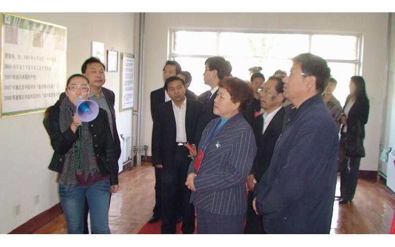 全國政協(xié)十一屆委員會委員、第六屆全國人大代表洪梅香蒞臨公司指導(dǎo)工作